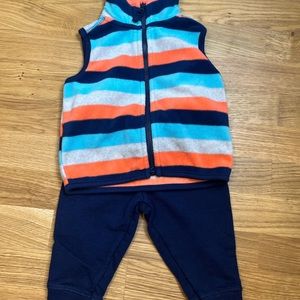 💚 5 for $20 / carters fleece vest and pants outfit.